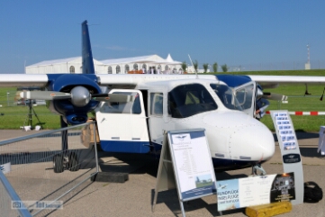 D-IAEB, BN-2, Flugschule Hamburg EDDH 2015