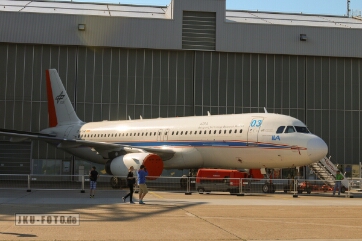 D-ATRA, Airbus A320-232, DLR Flugbetriebe EDDH 2015