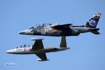 Alphajet AT-29 und Fouga Magister F-AZZP im Vorbeiflug Kleine Brogel 2014