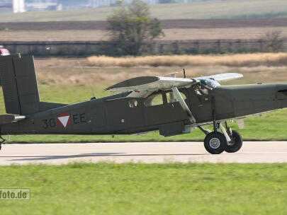 "CIAF Czech International Air Show Teil 2, Brno 2006"" Teil 2 der Bilderreihe, mit vielen (heute) seltenen Maschinen wie MiG-29, Mi-24 und L-39. Leider vieles im Gegenlicht,...
