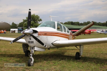 D-EHVC, Beechcraft V35B Bonanza Stearman and Friends 2023, EDOI Bienenfarm