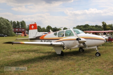 D-GATA, Beechcraft Model 95 Travel Air Stearman and Friends 2023, EDOI Bienenfarm