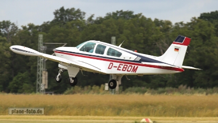 D-EBOM, Beech F33A Bonanza Bienenfarm, EDOI 2026